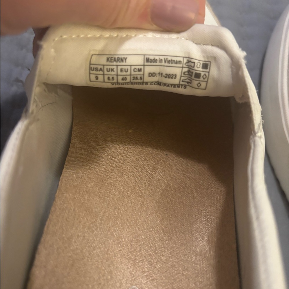 Vionic Kearny White Platform Slip-On Sneakers with Silver Heel EUC Womens 9 - Picture 7 of 9